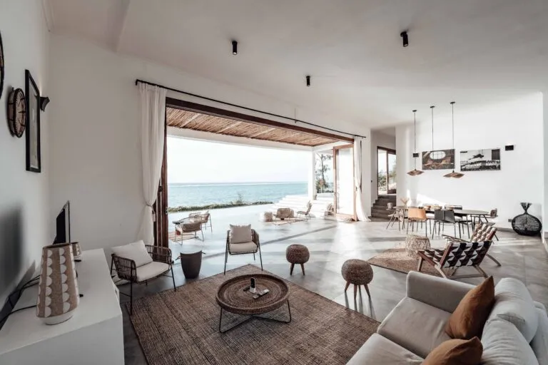 Beach House Planning Tips: The Architect’s Guide to Coastal Resilience