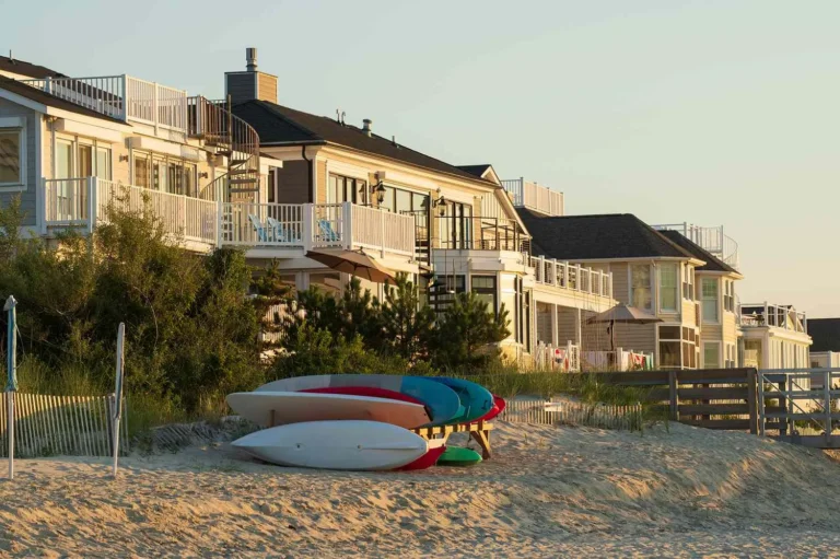 Best Beach House for Retirement: A Definitive Guide to Resilient Coastal Living