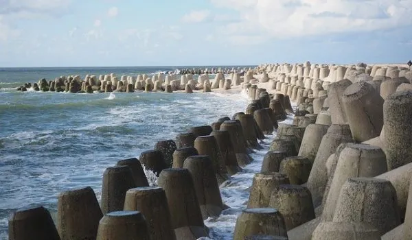 How to Manage Coastal Erosion: The Definitive Engineering & Policy Guide