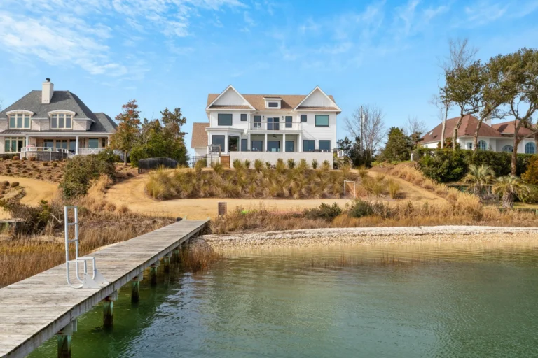 How to Manage Salt Air Damage: The Definitive Coastal Maintenance Guide